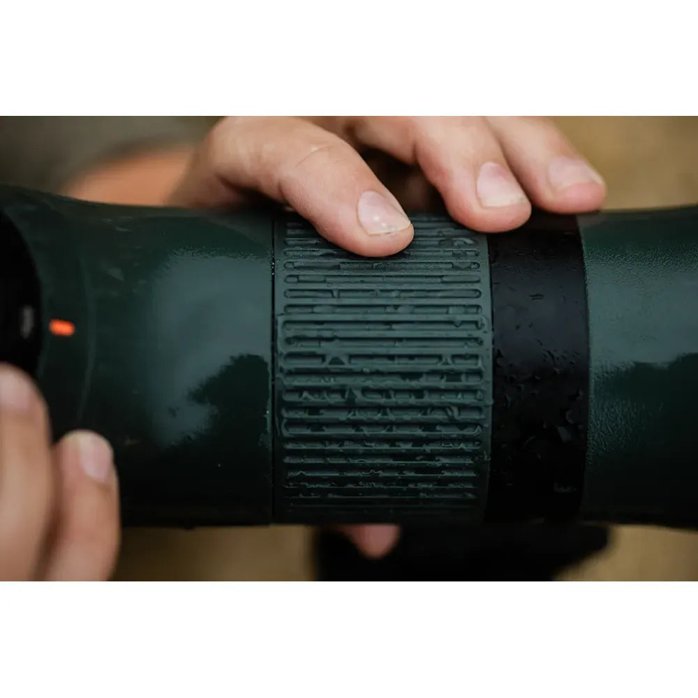 Swarovski Optik AT Endura 21-65x75 spotting scope close up focus ring